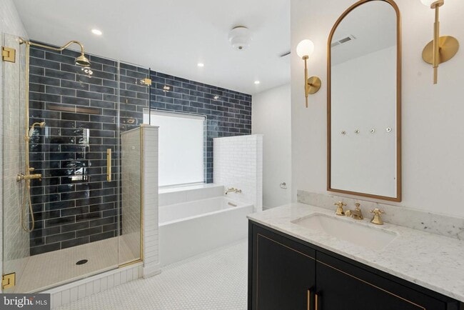 Building Photo - 2317 E Cumberland St