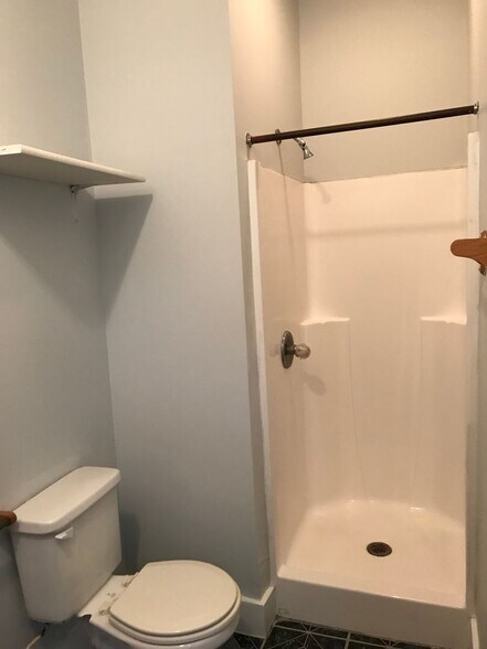 Building Photo - 718 Brown St