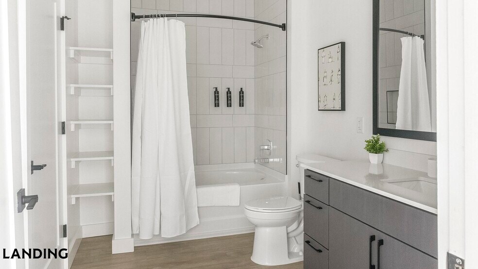 Building Photo - 1007 S Mint St