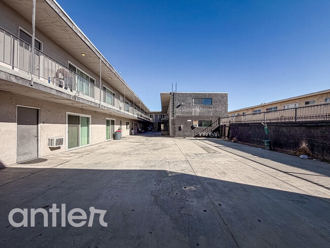 Building Photo - 9014 Orion Ave