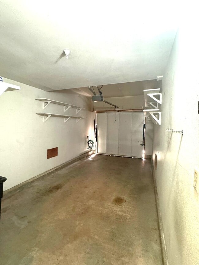 Building Photo - Beautifully Upgraded 2 Bed / 2.5 Bath Townhome in Tristan Community – Rancho San Diego