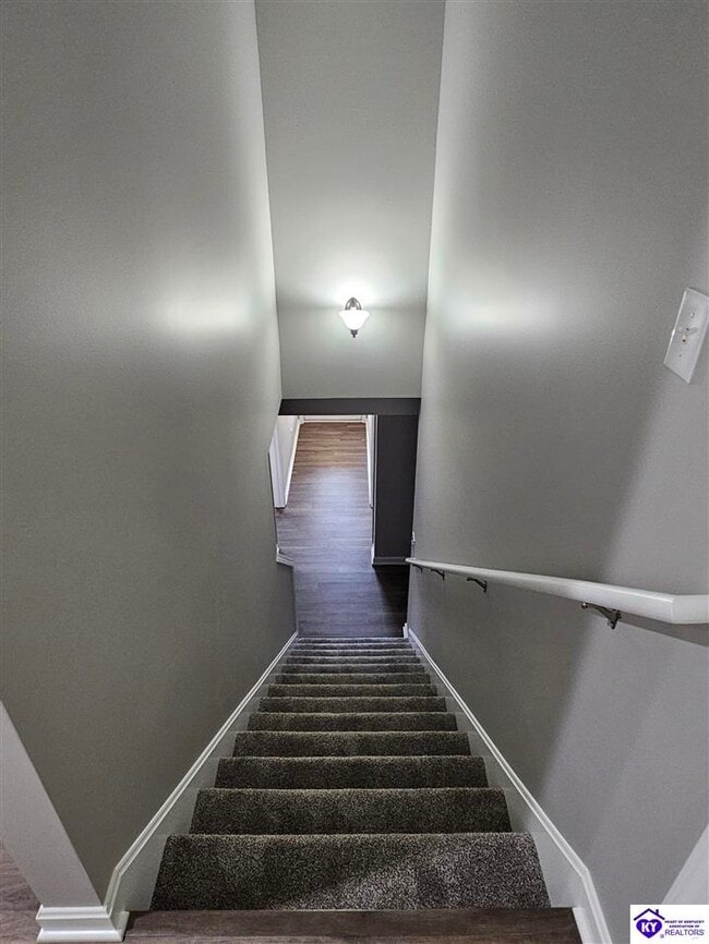 Building Photo - 118 Twin Lakes Dr
