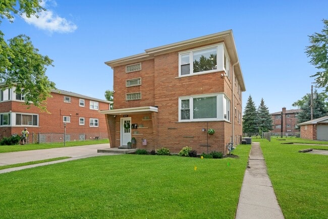 Building Photo - 10537 Austin Ave