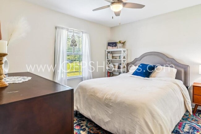 Building Photo - 8170 Tavira St