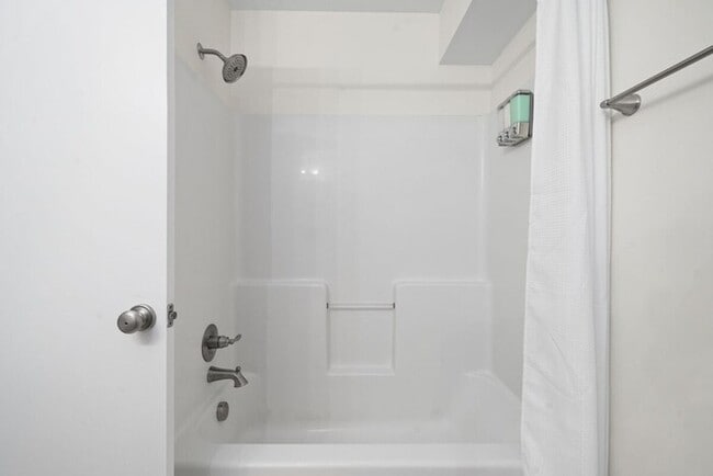 Building Photo - Loft #210 (540 N 2nd St)