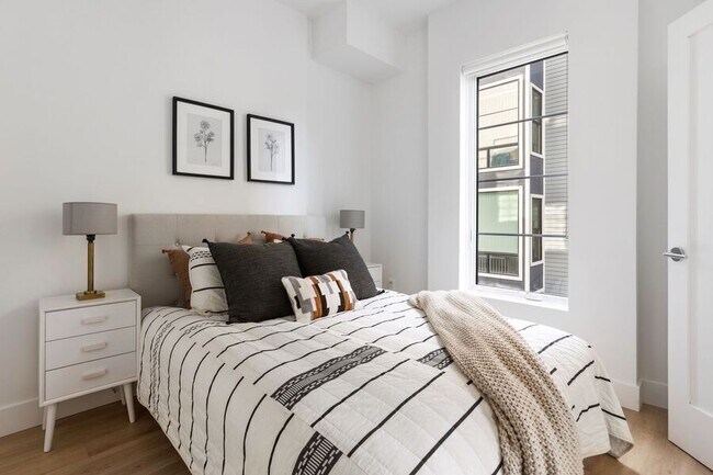 Building Photo - 2310 4th St NE