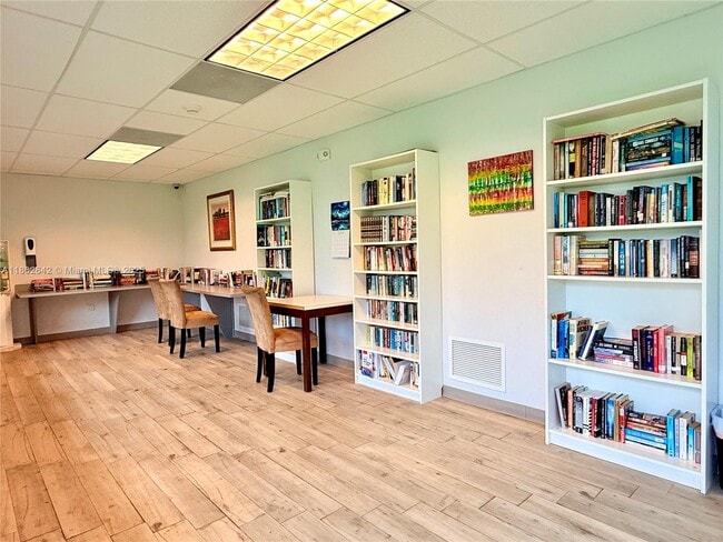 Building Photo - 2781 Taft St