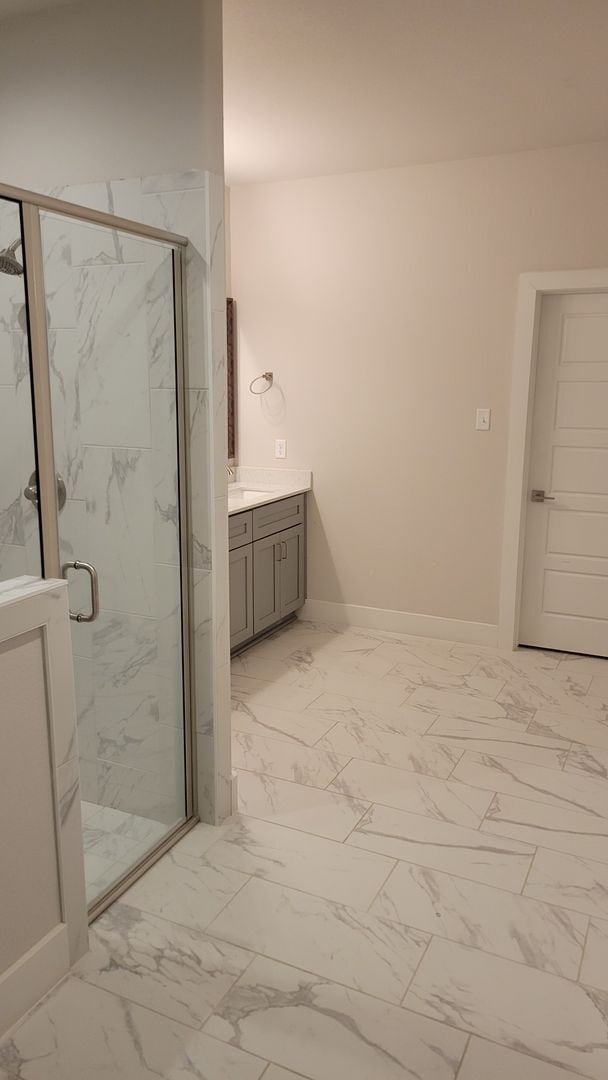 Building Photo - 3/2/2 CUSTOM FEATURES - OPEN CONCEPT - GOD...