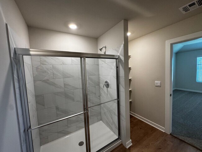 Building Photo - BRAND NEW 4 Bedroom 2 Bathroom home in Pie...
