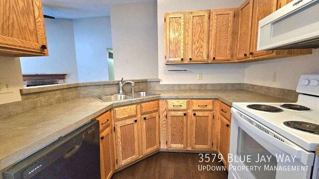 Building Photo - 3579 Blue Jay Way