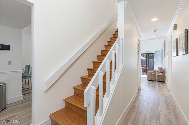 Building Photo - 870 Meadowland Dr