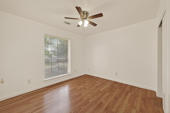 Building Photo - 16315 April Ridge Dr