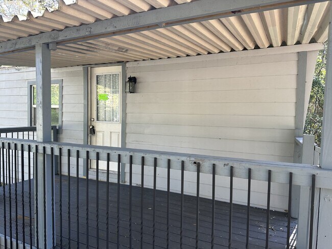 Building Photo - Completely remodeled 2 bedroom, 1.5 bath H...