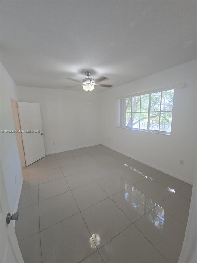 Building Photo - 2501 Centergate Dr