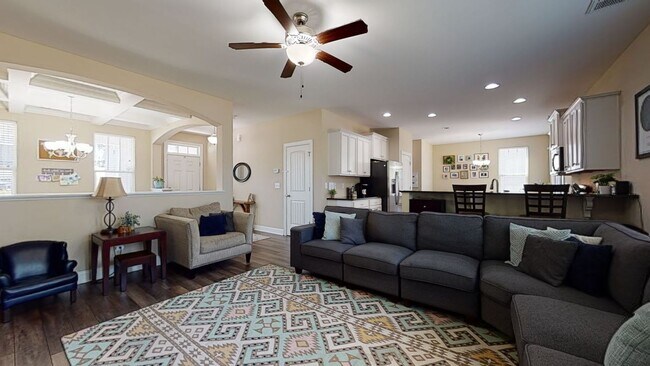 Building Photo - Holly Ridge 4 Bedroom