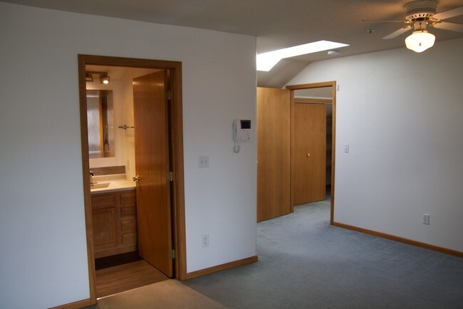 Building Photo - 2050 Keokuk St