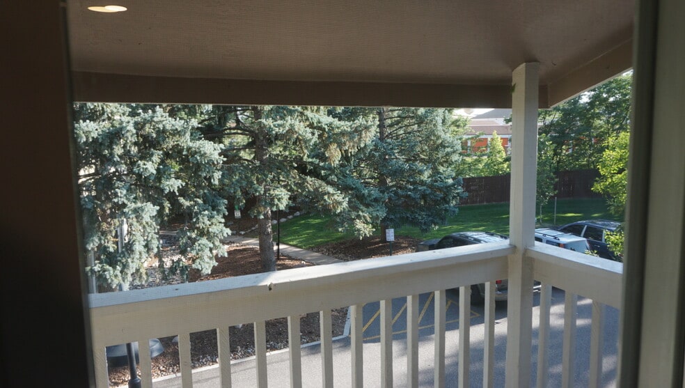 Quiet location - 4400 S Quebec St