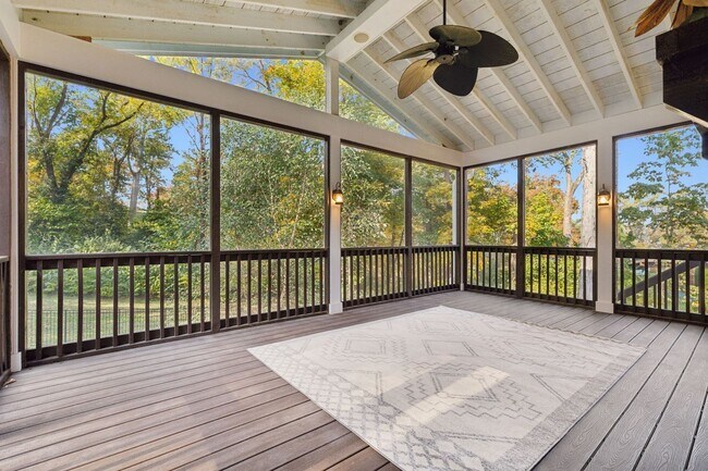Building Photo - FULLY FURNISHED ISLAND HOME ON OLD HICKORY...
