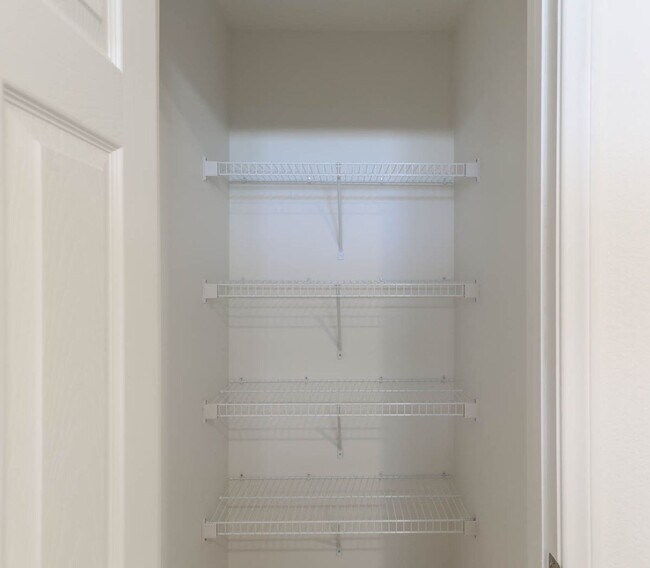Building Photo - Brand New Inspirada Beauty With 1st Floor Bed and Bath