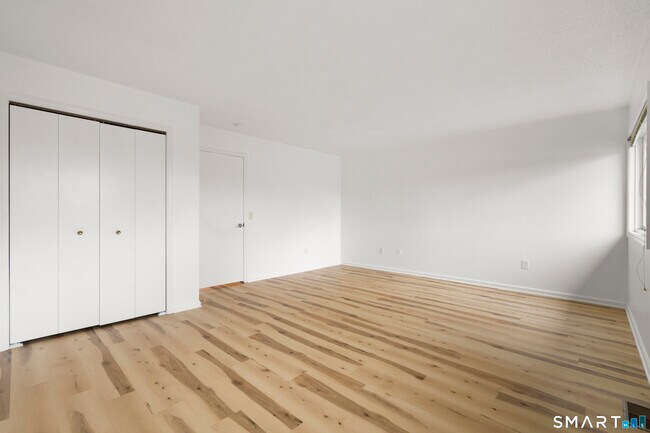 Building Photo - 27 Crows Nest Ln