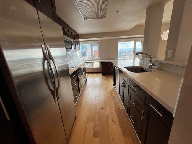 Building Photo - Beautiful Home In Arbor Place Tower