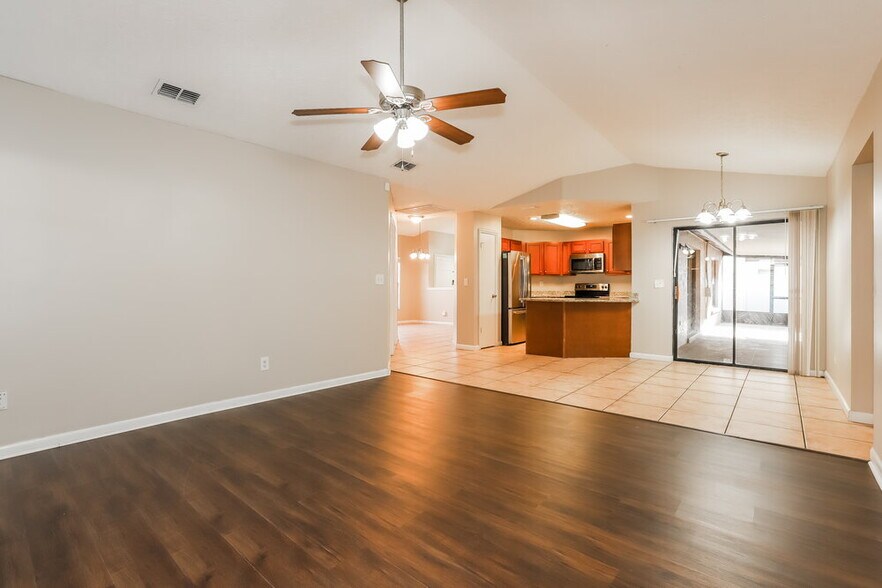 Building Photo - 4139 Spring Way Cir