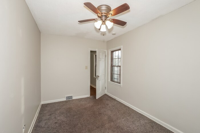 Building Photo - 3719 Rolliston Rd