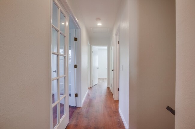 Building Photo - 543 Edna Way