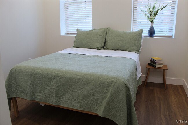 Building Photo - 110 Hotel St