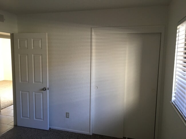 Building Photo - House