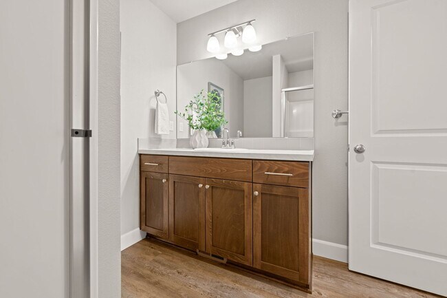 Building Photo - Mountain Views! 3 Bed/2.5 Bath Duplex with Fully Fenced Backyard - Golden Market Lane