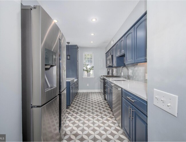 Building Photo - 307 Gaskill St