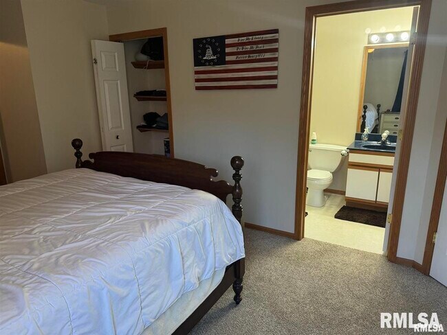 Building Photo - 3820 Creek Hill Dr