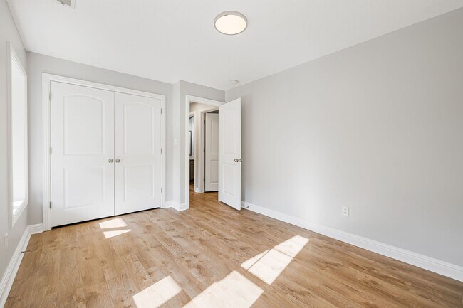 Building Photo - Newly Renovated 3-Bedroom Home with Modern...