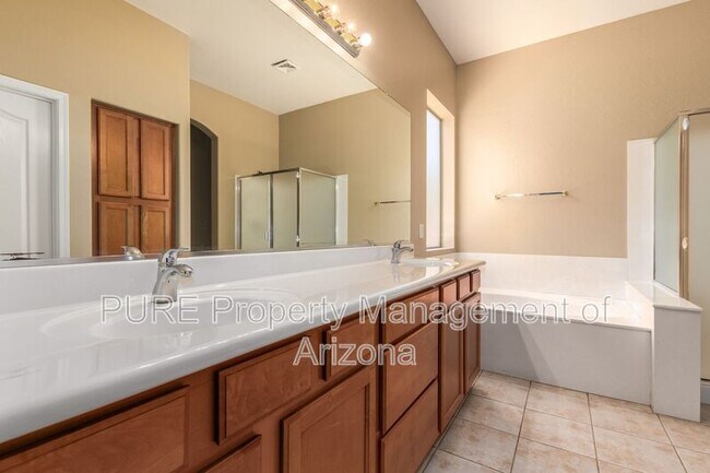 Building Photo - 7418 W Lariat Ln