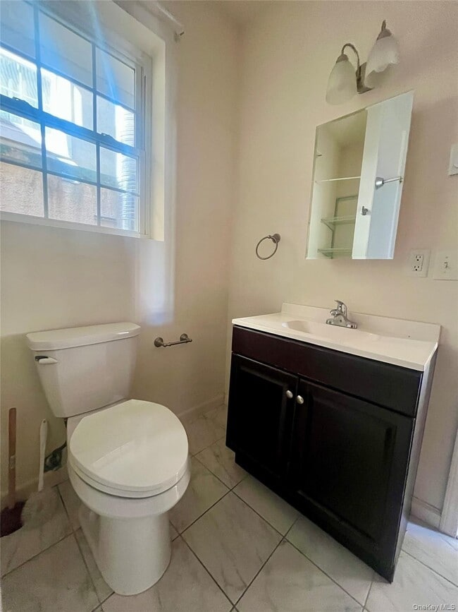 Building Photo - 73 Webster Ave