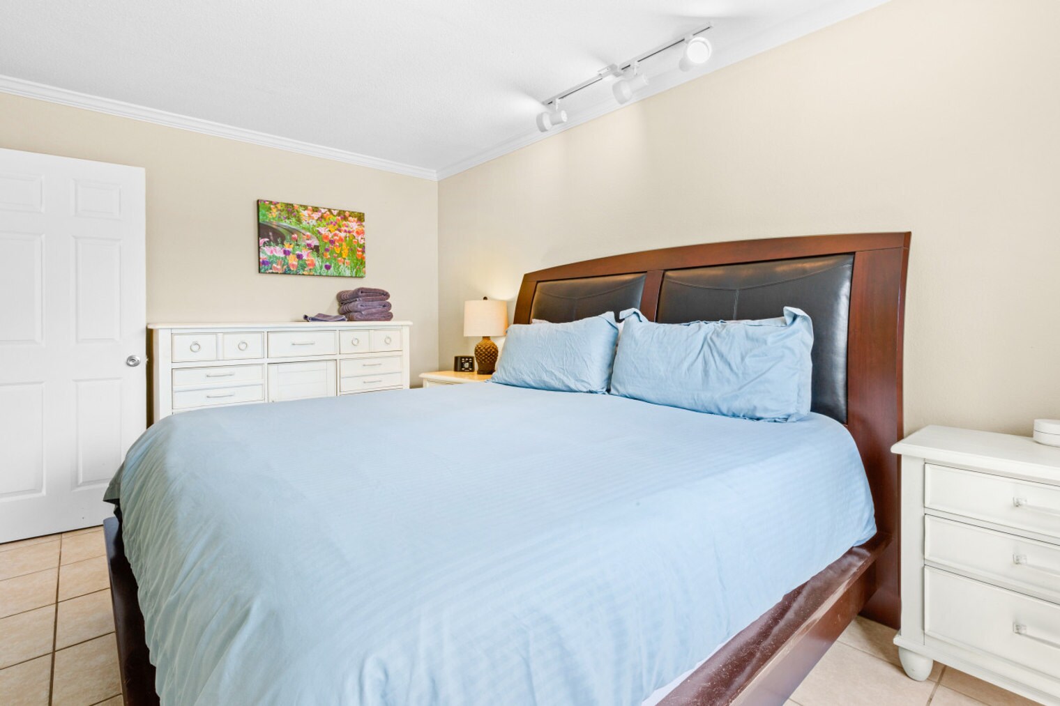 Building Photo - 1700 SW 16th Ct