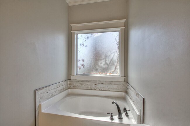 Building Photo - Great East Nashville 3BR Home