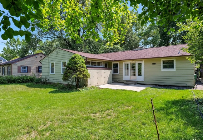 Building Photo - 706 Hessel Blvd