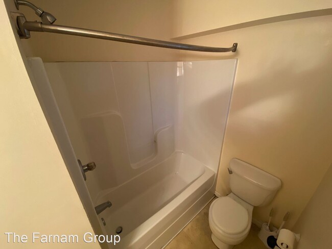 Building Photo - 1 br, 1 bath House - 63 Glade Street A2