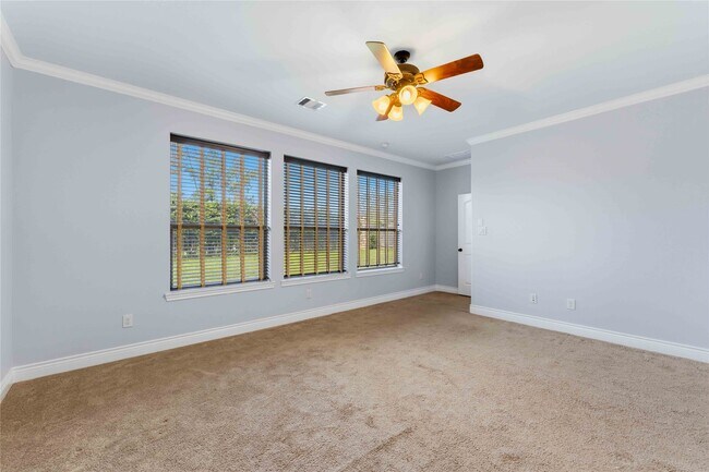 Building Photo - 25327 Oak Knot Dr