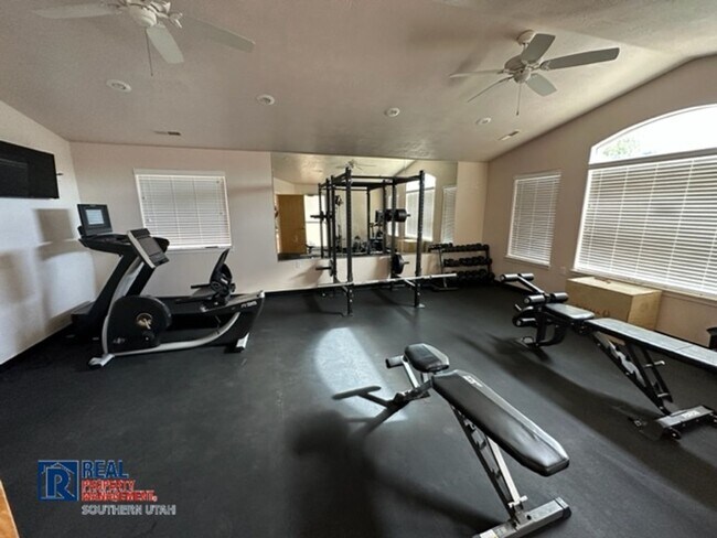 Building Photo - Great Fox Cove home