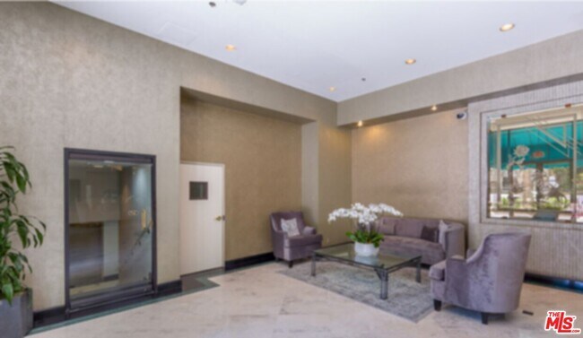 Building Photo - 10535 Wilshire Blvd