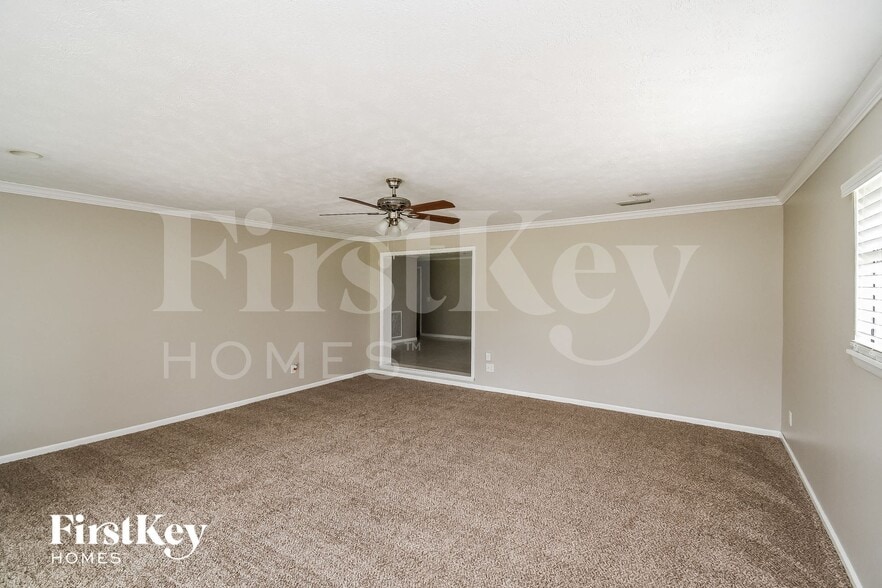 Building Photo - 3572 Fortuna Dr