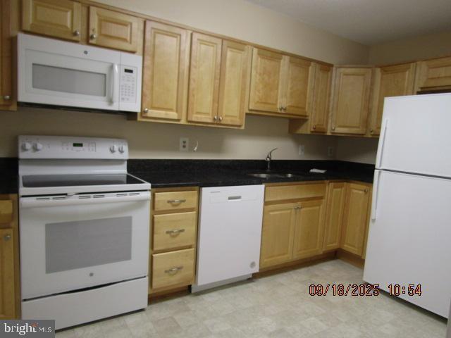 Building Photo - 15107 Interlachen Dr