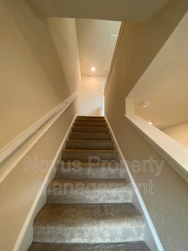 Building Photo - 347 Augusta Woods Dr