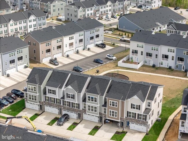 Building Photo - 9287 Tanfield Dr