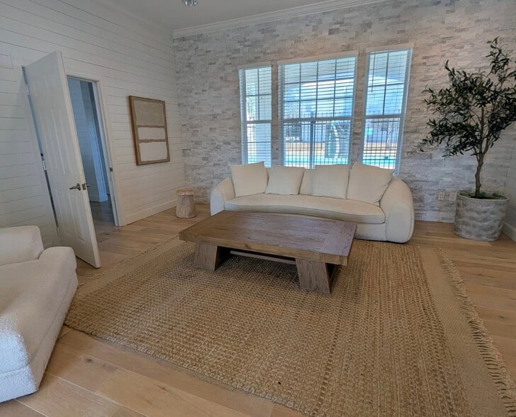 Building Photo - The Waterline