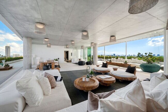 Building Photo - 4701 Meridian Ave