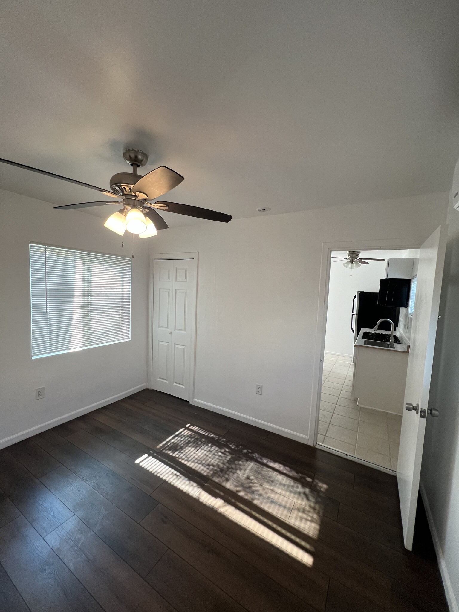 Bedroom - 122 E Quintard St